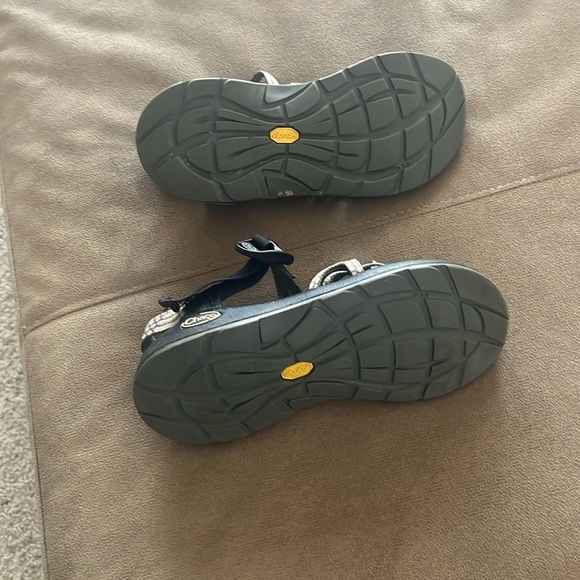 🦎🦎Price reduced!! Chaco’s 🦎🦎 - Picture 3 of 4